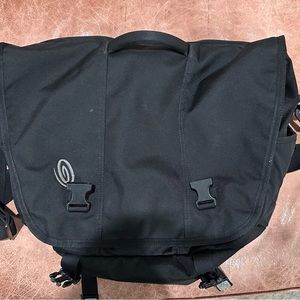 Timbuk2 Classic Messenger Bag; Size Large; Black